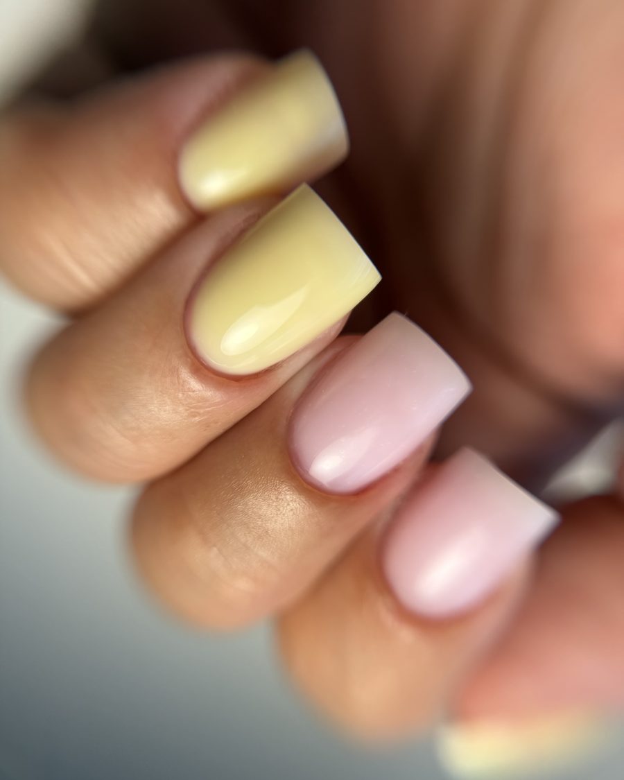 Gainage forme carré, jaune pastel et rose